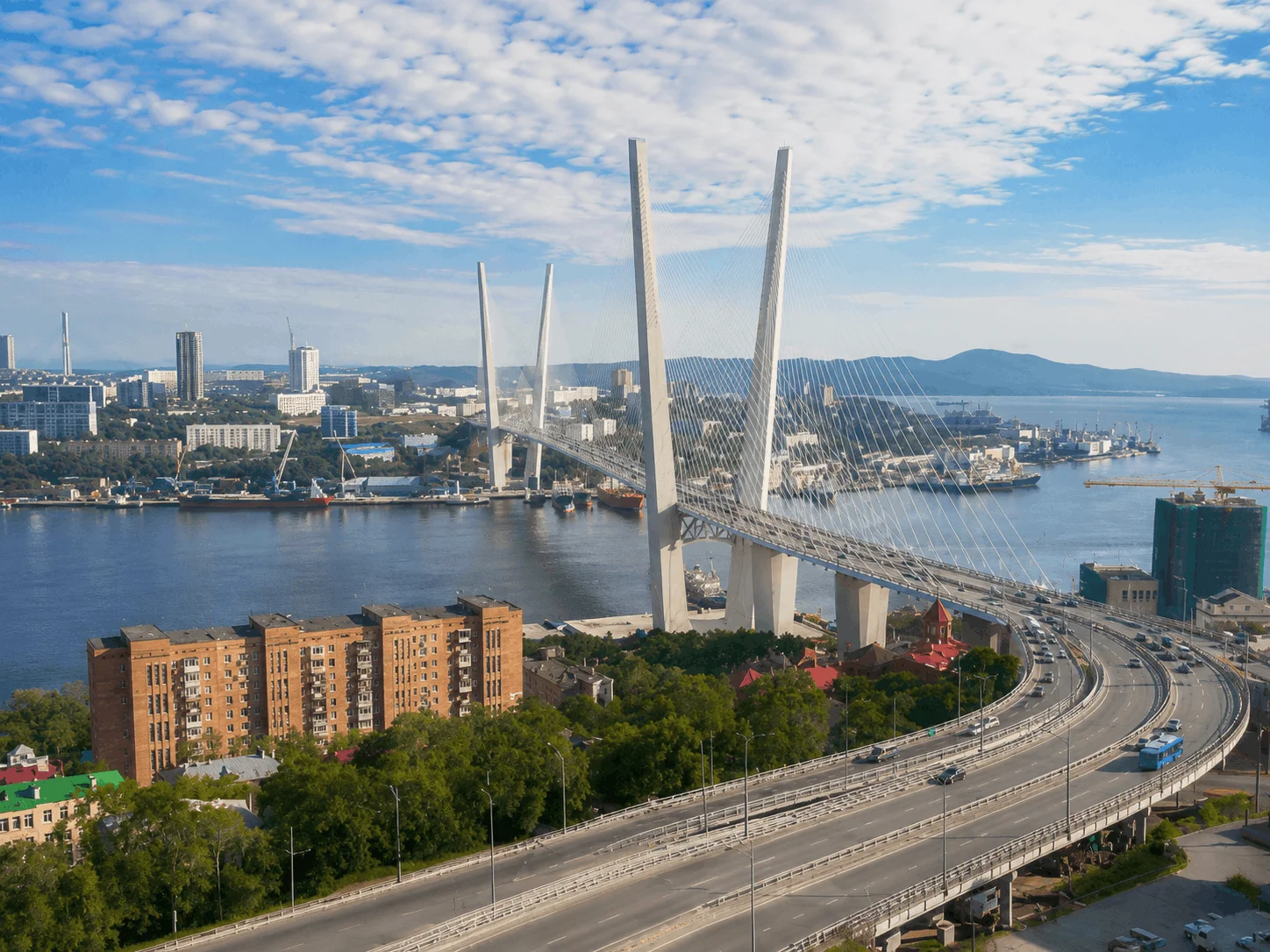 «Надежда»: Охотское море, паруса, открытия
